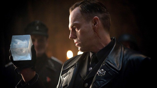 Hugo Weaving poderá ser o Caveira Vermelha - UNIVERSO HQ