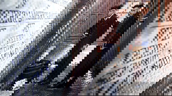 Credence Barebone e Graves