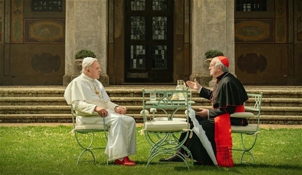 filmes baseadas em fatos reais - imagem traz os dois papas conversando, em um jardim