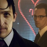 Gotham: ator Robin Lord Taylor (Pinguim) acusa fãs de homofobia