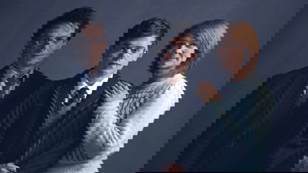 Os atores que encarnam Harry Potter, Alvo Potter e Gina Weasley Potter na peça