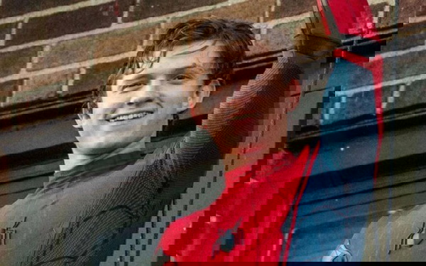 Tom Holland como Homem-Aranha