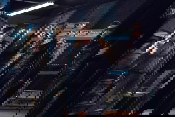 Canários reunidas em Arrow