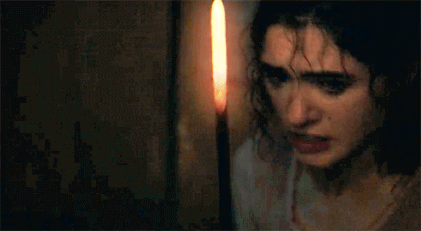 comparação entre cena Indiana Jones e Stranger Things