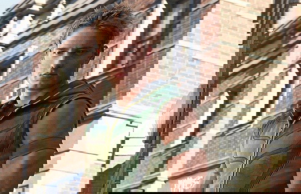 crise nas infinitas terras justin hartley