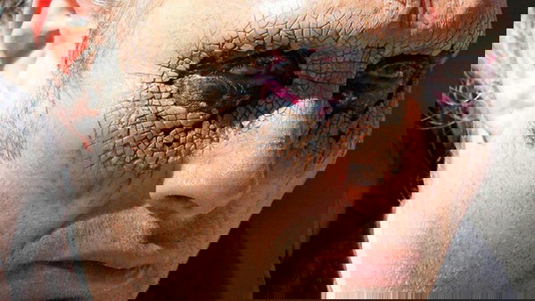 Mads Mikkelsen como Kaecilius