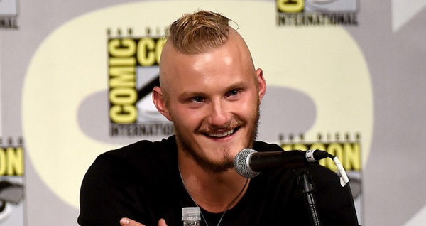 Alexander Ludwig ganhou a espada de Bjorn no final de Vikings