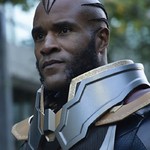 O Monitor, descubra o vilão do crossover 'Elseworlds'!