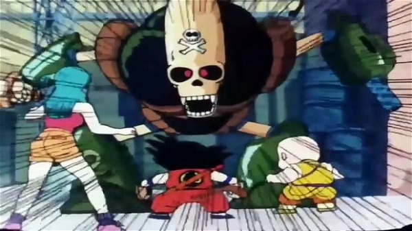 Bulma, Goku e Kuririn enfrentam o robô pirata