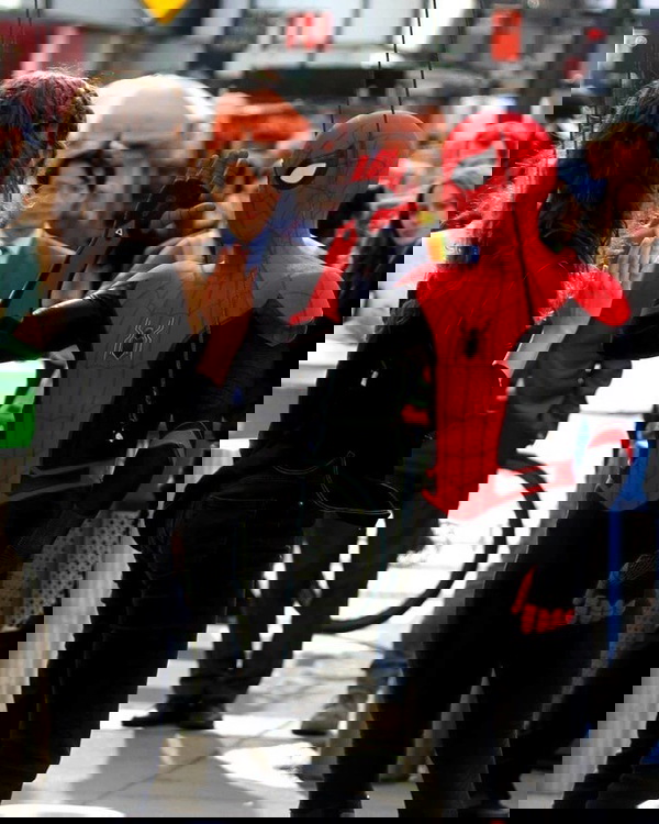 Homem aranha longe de casa uniforme