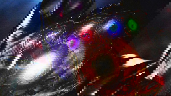 Thanos com a Manopla do Infinito